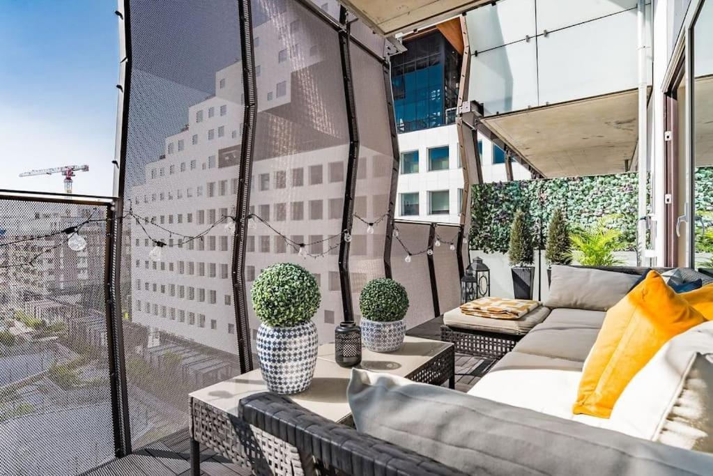 Spacious Modern 2br At Barcode *