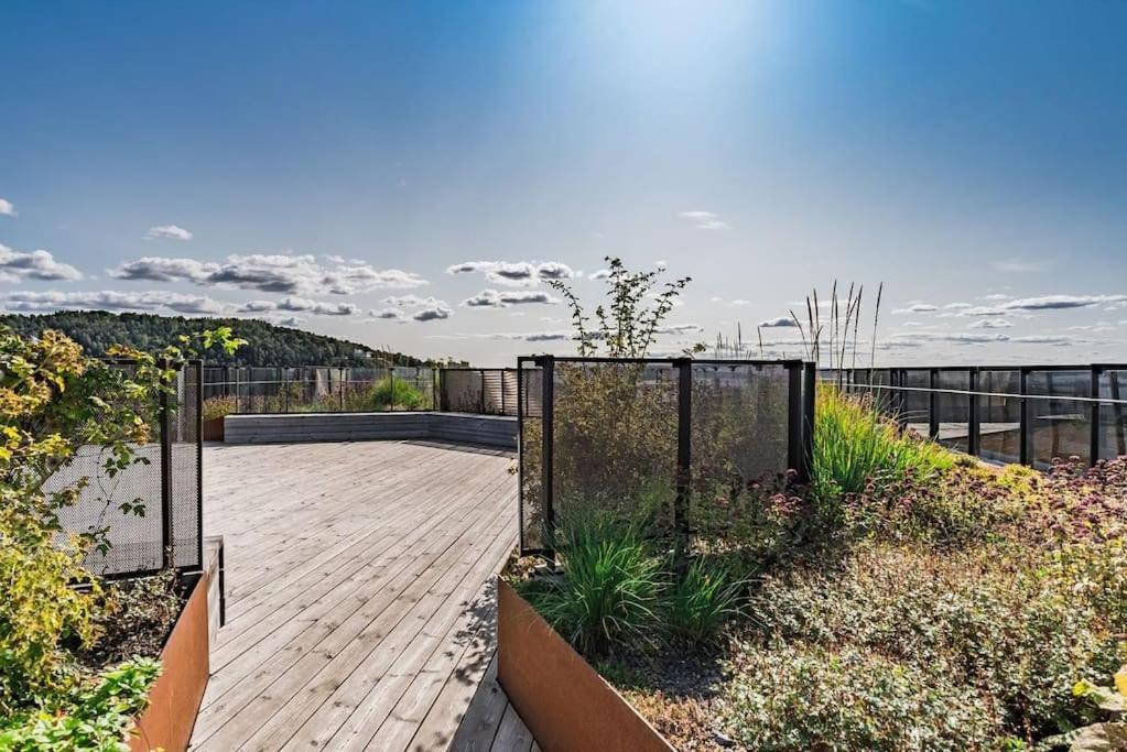 Spacious Modern 2br At Barcode *