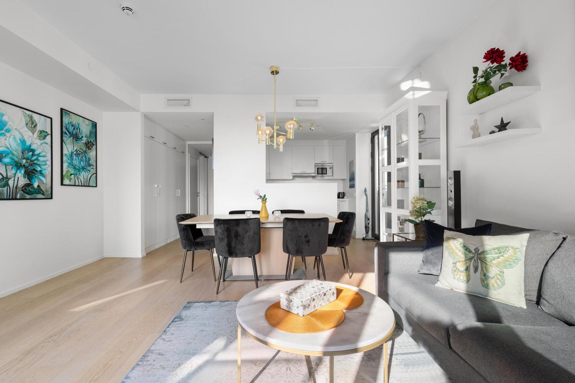 Spacious Modern 2br At Barcode *